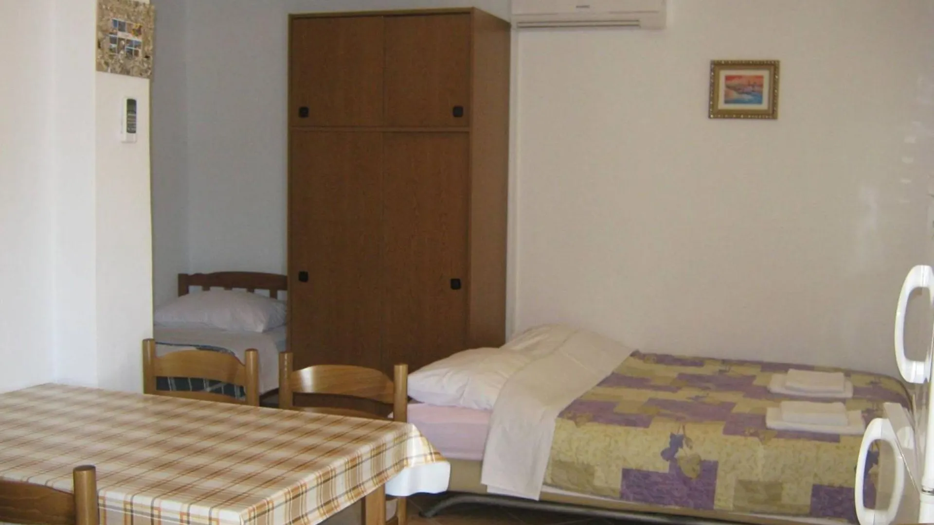 Beachfront Mastrinka Apartments With Sea View 特罗吉尔 克罗地亚